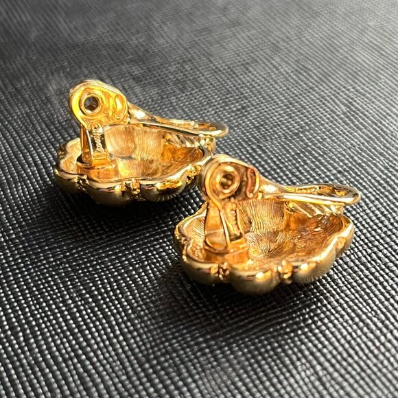 Vintage MONET Golden Tone Luxury Clip On Earrings - Picture 6 of 8